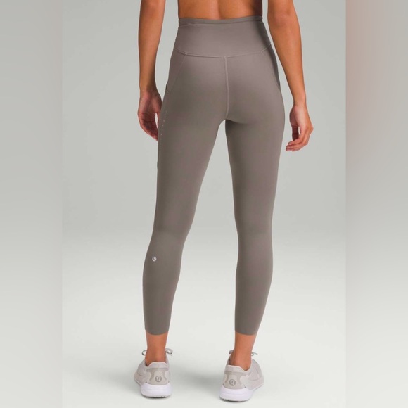 Lululemon Fast and Free High Rise Tight - Size 6 - Picture 2 of 7